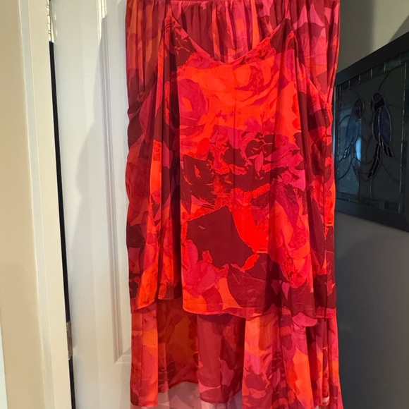Floral A-Line Midi Skirt in Red and Pink - Picture 3 of 3